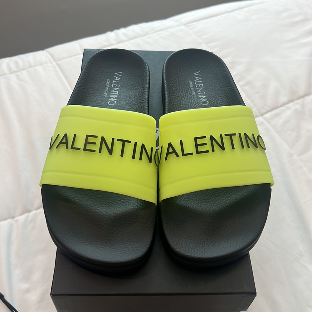 Valentino Slides - Picture 1 of 5